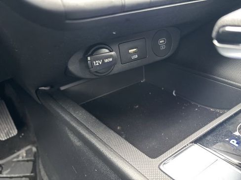 Used 2024 Hyundai Elantra SEL image 32