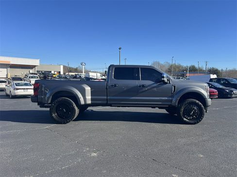 Used 2022 Ford F450 Platinum w/ FX4 Off-Road Package image 4