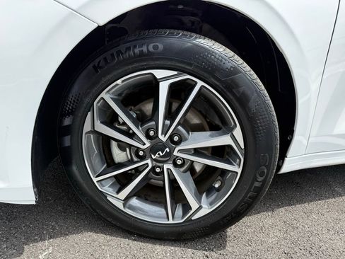 Used 2023 Kia Forte LXS w/ LXS Technology Package FWD image 9
