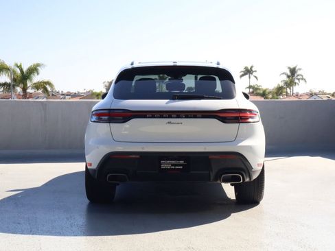Certified 2024 Porsche Macan AWD/4WD image 10