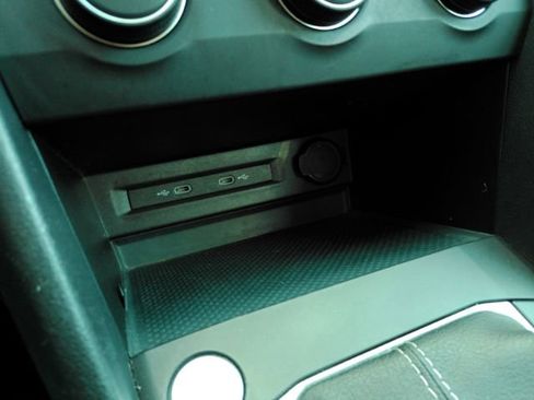 Used 2022 Volkswagen Taos S image 40