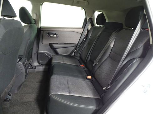 Used 2023 Nissan Rogue SV image 11