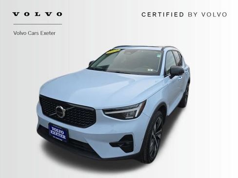 Certified 2024 Volvo XC40 B5 Plus w/ Climate Package image 3