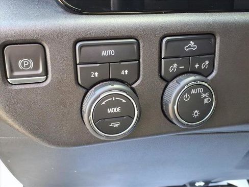 Used 2023 Chevrolet Silverado 1500 LT image 15