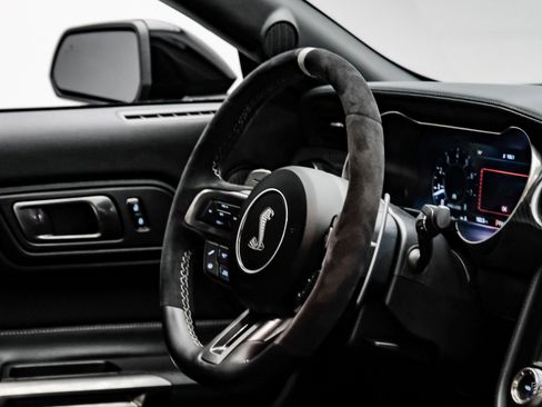 Used 2021 Ford Mustang Shelby GT500 w/ Carbon Fiber Track Pack image 58