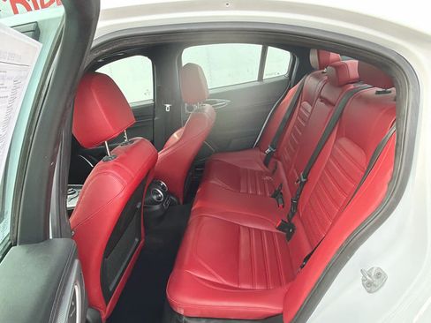 Used 2023 Alfa Romeo Giulia Veloce image 24