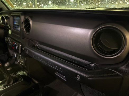 Used 2021 Jeep Wrangler Sport image 21