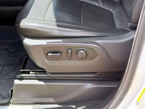 Used 2019 Chevrolet Silverado 1500 LTZ AWD/4WD image 18