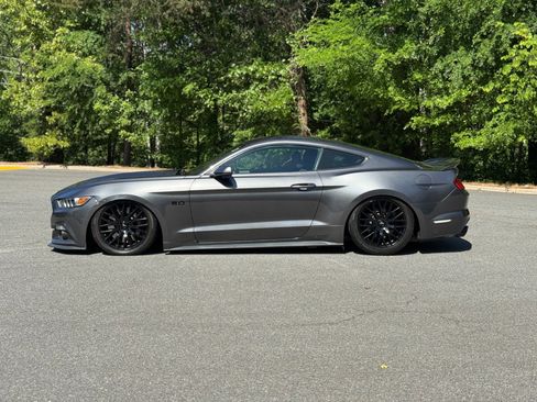 Used 2017 Ford Mustang GT w/ GT Performance Package RWD image 6