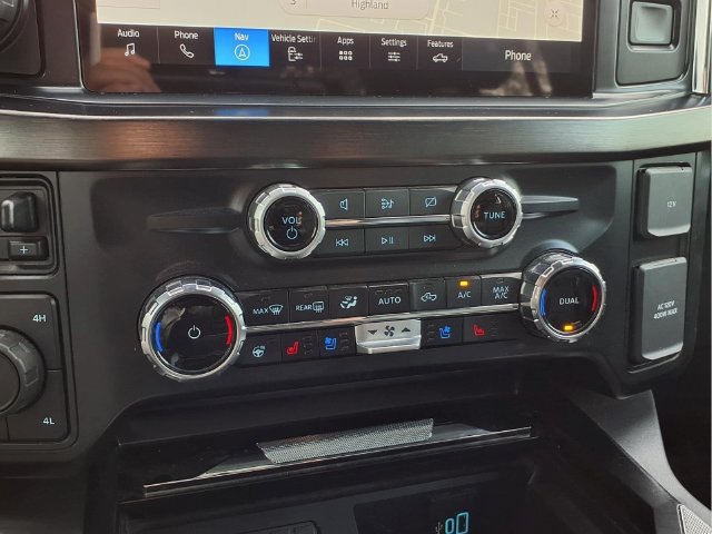 Used 2023 Ford F250 Lariat w/ Lariat Ultimate Package AWD/4WD image 9