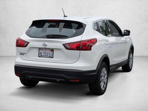Used 2018 Nissan Rogue Sport S image 5