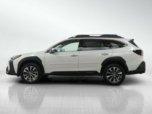 Used 2025 Subaru Outback Touring image 2