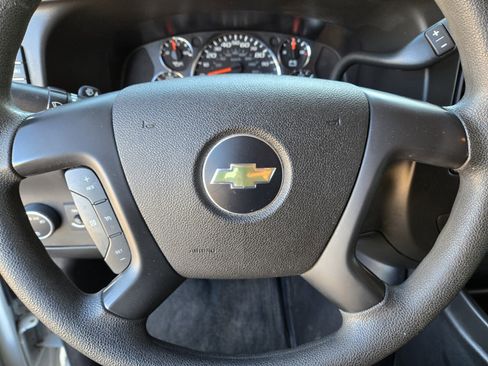 Used 2014 Chevrolet Express 2500 LT w/ LT Preferred Equipment Group image 17