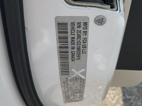 Used 2022 Chrysler Voyager LX FWD image 30