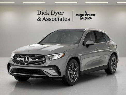 Used 2026 Mercedes-Benz GLC 300 image 1