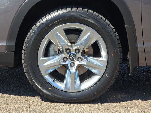 Certified 2019 Toyota Highlander AWD Hybrid image 28