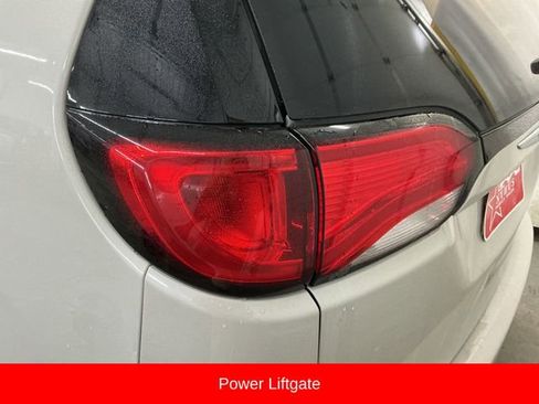 Used 2017 Chrysler Pacifica Limited w/ UConnect Theater Package image 18