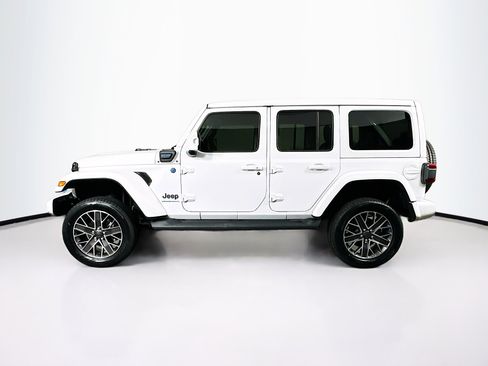 Used 2023 Jeep Wrangler Unlimited Sahara image 4