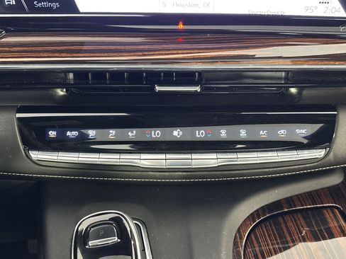 Used 2022 Cadillac Escalade Premium Luxury w/ Performance Package AWD/4WD image 19