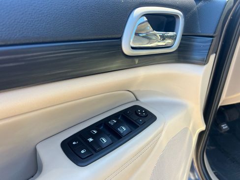Used 2021 Jeep Grand Cherokee Laredo RWD image 10