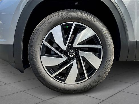 New 2026 Volkswagen Atlas SE FWD image 11