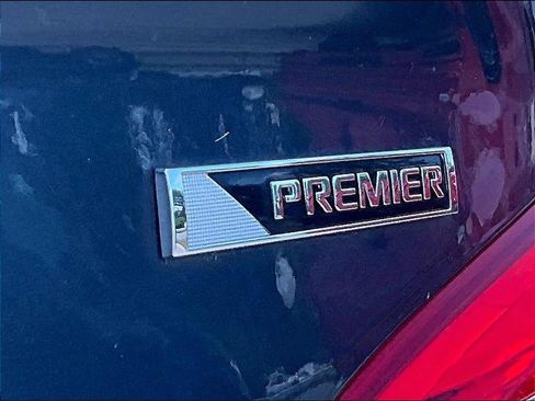 Used 2017 Chevrolet Cruze Premier FWD image 9