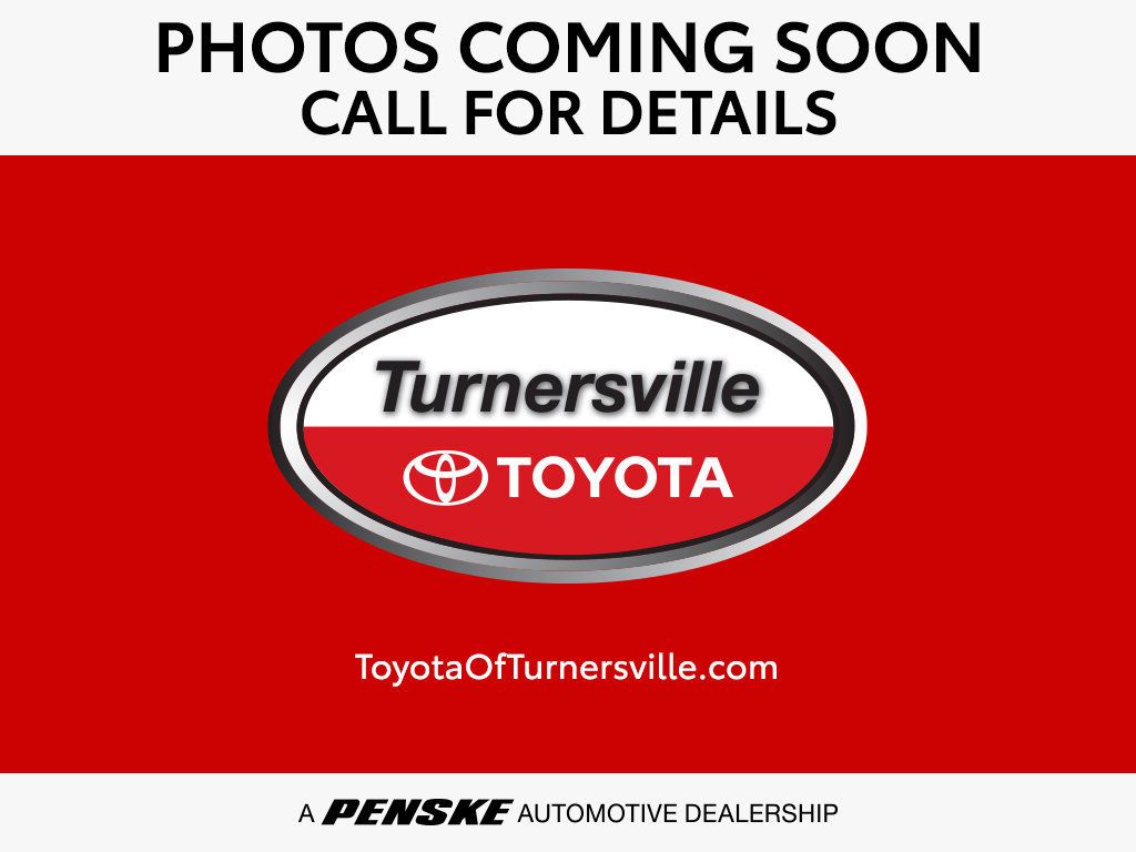 Used 2025 Chrysler Pacifica Select FWD image 1