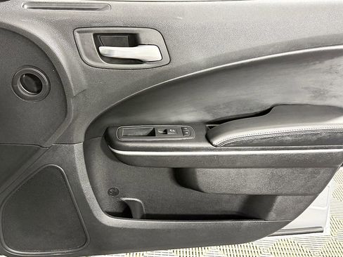 Used 2019 Dodge Charger SXT w/ Leather Interior Group image 43