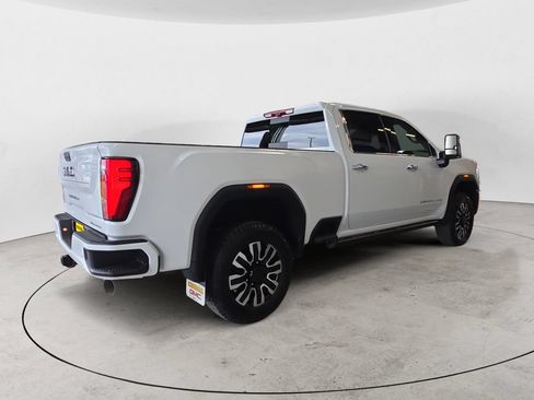 Certified 2026 GMC Sierra 3500 Denali Ultimate AWD/4WD image 5