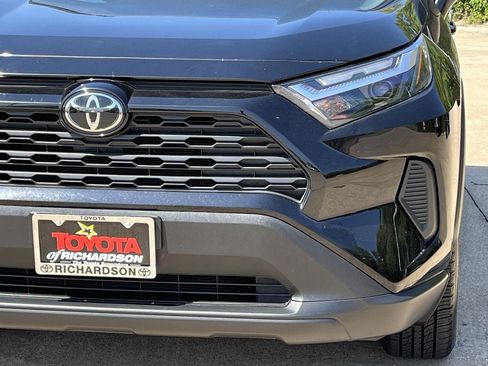 Used 2024 Toyota RAV4 XLE AWD/4WD image 8