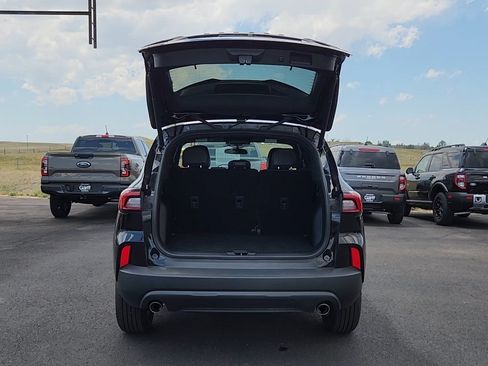 Certified 2025 Ford Escape ST-Line Select AWD/4WD image 18