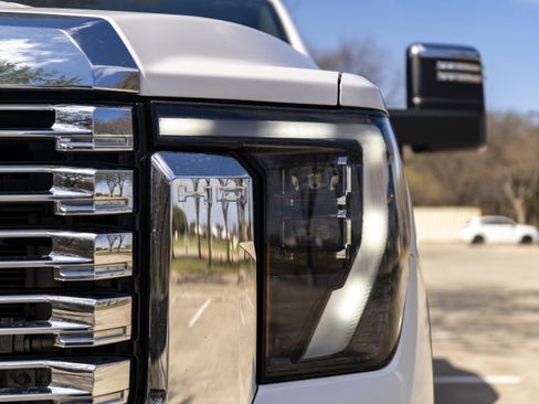 Used 2024 GMC Sierra 3500 Denali w/ Denali Reserve Package image 11