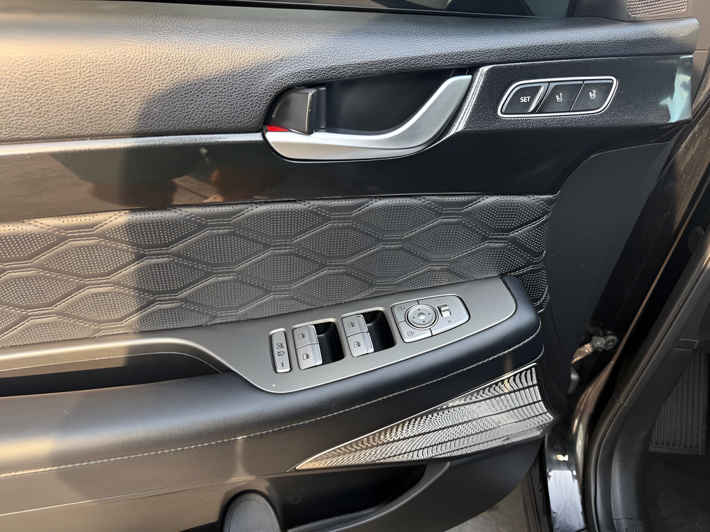 Used 2020 Hyundai Palisade Limited FWD image 17