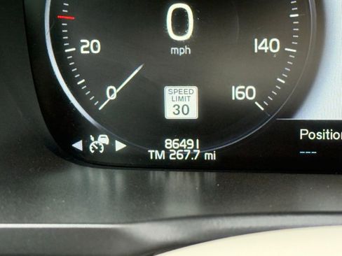 Used 2018 Volvo XC90 T5 Momentum w/ Convenience Package AWD/4WD image 35