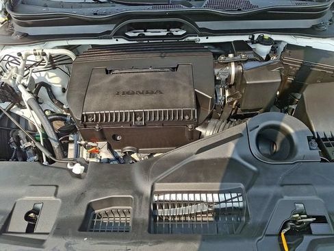 Used 2025 Honda Pilot Touring image 32