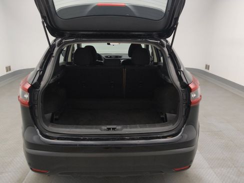 Used 2020 Nissan Rogue Sport S image 29