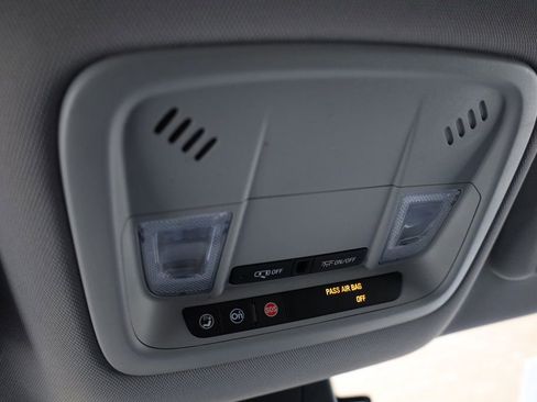 Used 2018 Chevrolet Volt LT image 32