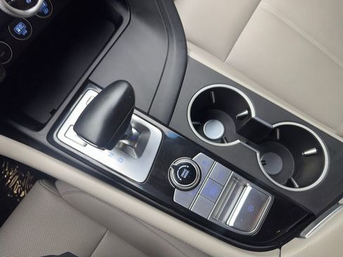 Used 2023 Genesis G70 2.0T image 69