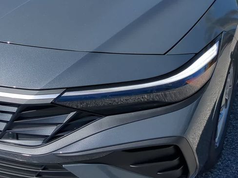 New 2026 Hyundai Elantra SE FWD image 11
