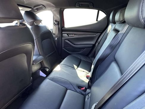 Used 2020 MAZDA MAZDA3 Hatchback w/ Preferred Package FWD image 16