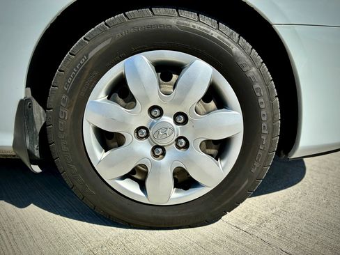 Used 2007 Hyundai Elantra GLS FWD image 41