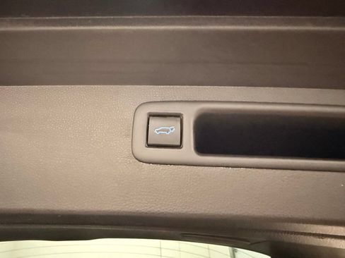 Used 2020 Toyota Highlander Platinum FWD image 10