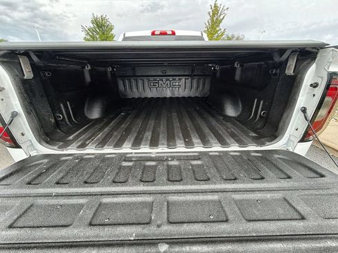 Used 2018 GMC Sierra 1500 SLT AWD/4WD image 18
