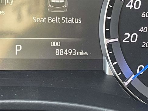 Used 2021 Toyota Highlander XLE image 26