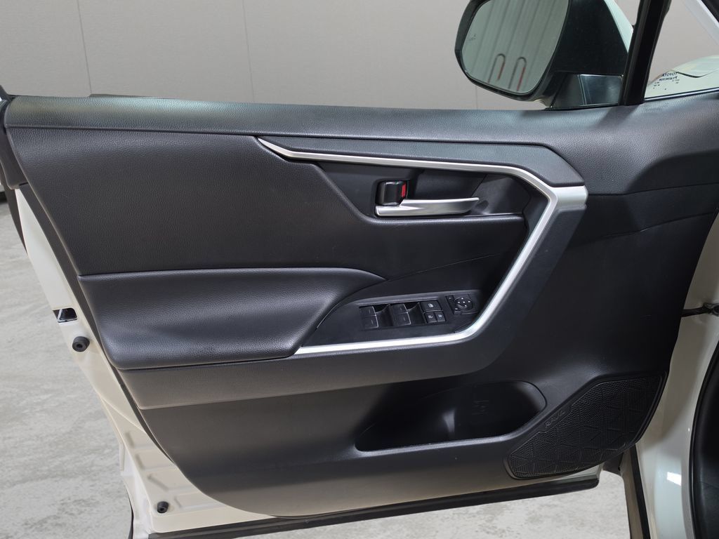 Used 2025 Toyota RAV4 XLE w/ Weather Package AWD/4WD image 13