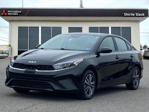 Used 2022 Kia Forte LXS image 1