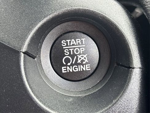Used 2021 Jeep Compass Latitude w/ Convenience Group AWD/4WD image 28