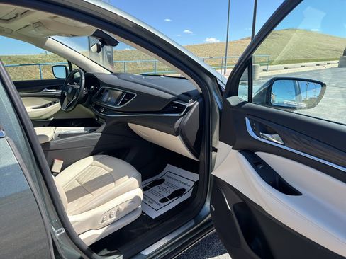 Used 2022 Buick Enclave Avenir w/ Avenir Technology Package AWD/4WD image 27