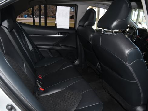 Used 2021 Toyota Camry XSE image 19