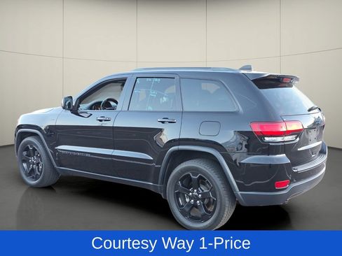 Used 2019 Jeep Grand Cherokee Laredo RWD image 6